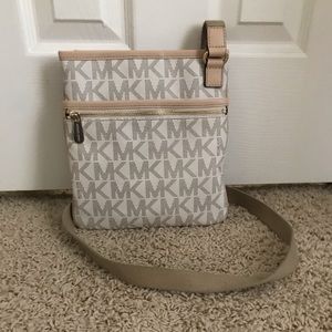 Micheal Kors Crossbody Bag